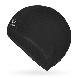 TSUNAMI női úszósapka, szöveges minta, fekete