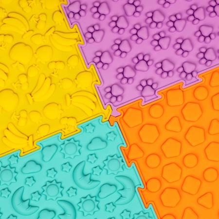 Ortopédiai érzékszervi puzzle szőnyeg gyermekeknek, 4 darab.